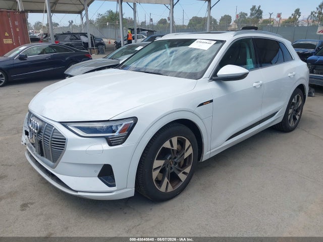 Audi E-tron Premium Quattro 2022 WA1AAAGE8NB025677 Image 2