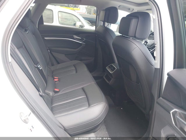 Audi E-tron Premium Quattro 2022 WA1AAAGE8NB025677 Image 8