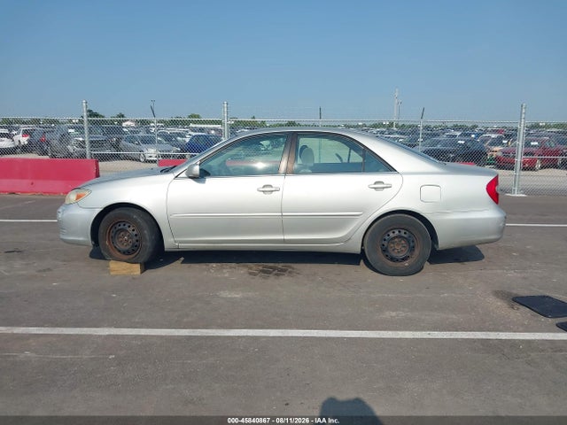 2002 Toyota Camry Le მანქანა იყიდება აუქციონზე, vin: 4T1BE32K62U063847, აუქციონის ნომერი: 45840867