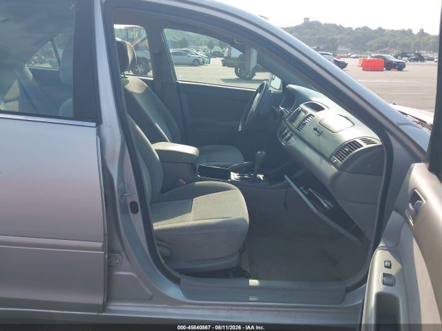 2002 Toyota Camry Le მანქანა იყიდება აუქციონზე, vin: 4T1BE32K62U063847, აუქციონის ნომერი: 45840867