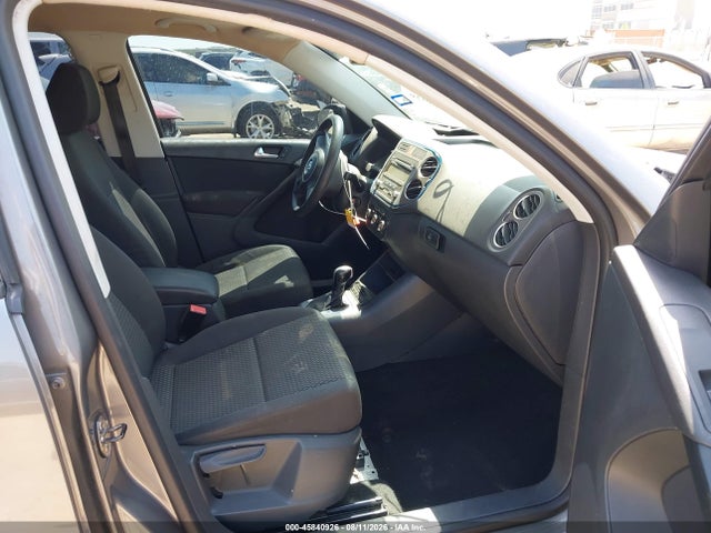 45840926 :رقم المزاد ، WVGAV7AXXBW542485 vin ، 2011 Volkswagen Tiguan S مزاد بيع