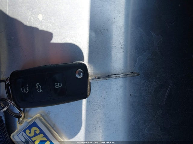 45840933 :رقم المزاد ، WVGAV7AXXAW532330 vin ، 2010 Volkswagen Tiguan S مزاد بيع