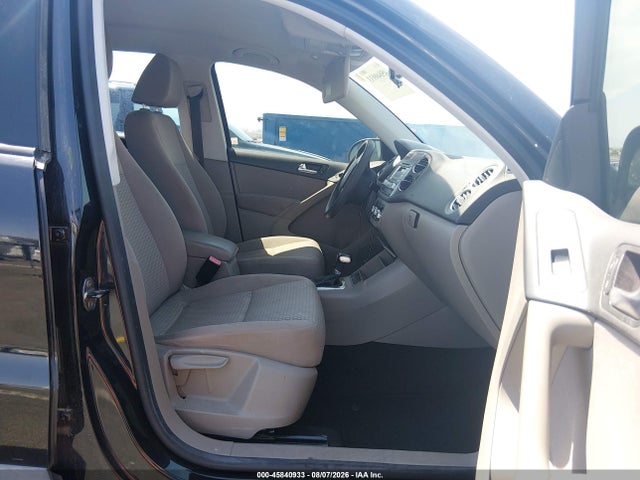 45840933 :رقم المزاد ، WVGAV7AXXAW532330 vin ، 2010 Volkswagen Tiguan S مزاد بيع