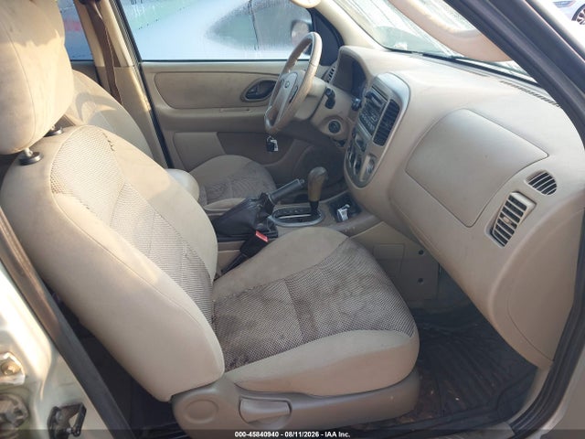 2005 Ford Escape Xlt მანქანა იყიდება აუქციონზე, vin: 1FMYU93145DA13586, აუქციონის ნომერი: 45840940