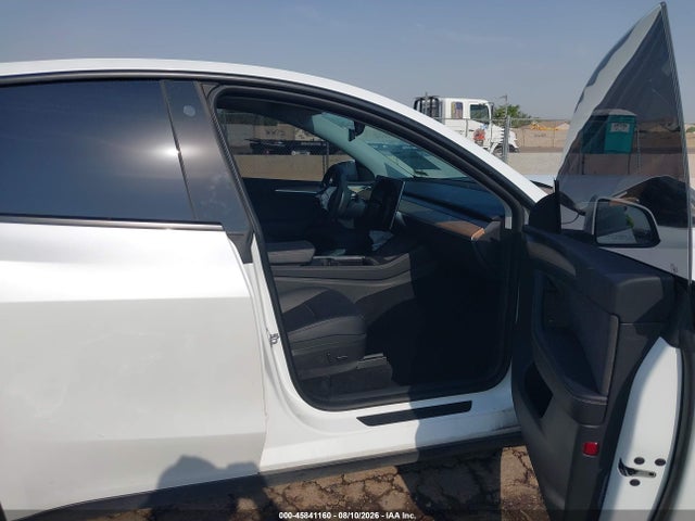 Продаж на аукціоні авто 2022 Tesla Model Y Long Range Dual Motor All-wheel Drive, vin: 7SAYGDEE8NA012531, номер лоту: 45841160