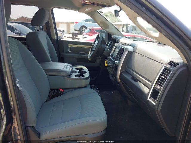 45841173 :رقم المزاد ، 1C6RR6TT0JS118844 vin ، 2018 Ram 1500 مزاد بيع