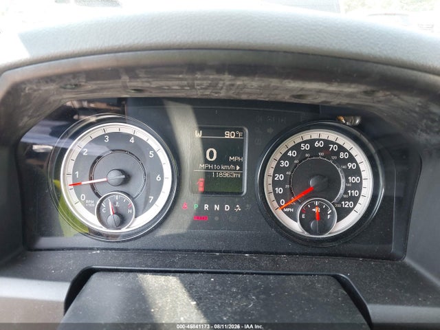 45841173 :رقم المزاد ، 1C6RR6TT0JS118844 vin ، 2018 Ram 1500 مزاد بيع