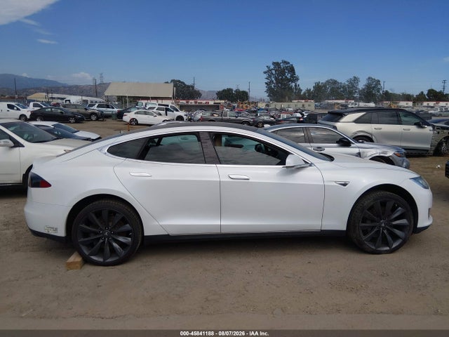 45841188 :رقم المزاد ، 5YJSA1CN9DFP23016 vin ، 2013 Tesla Model S مزاد بيع