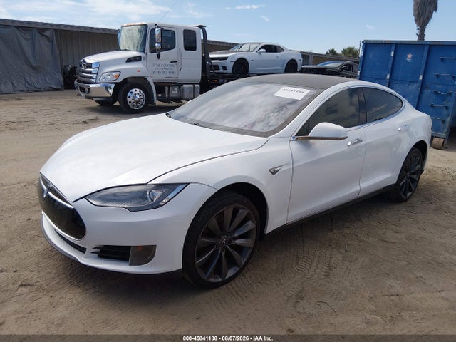 45841188 :رقم المزاد ، 5YJSA1CN9DFP23016 vin ، 2013 Tesla Model S مزاد بيع