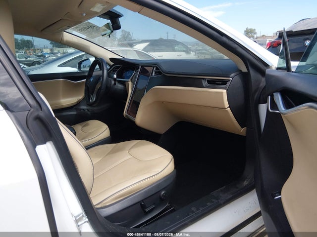 45841188 :رقم المزاد ، 5YJSA1CN9DFP23016 vin ، 2013 Tesla Model S مزاد بيع