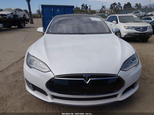 45841188 :رقم المزاد ، 5YJSA1CN9DFP23016 vin ، 2013 Tesla Model S مزاد بيع