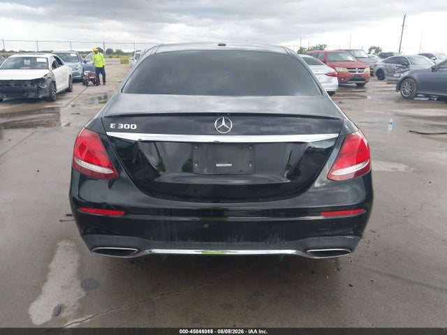 WDDZF4JBXKA551990 Mercedes-Benz E 300