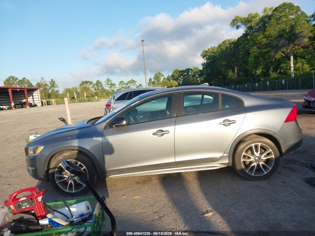 Aukcja sprzedaży 2016 Volvo S60 Cross Country T5 Platinum, vin: YV4612UM6G2000287, numer aukcji: 45841335