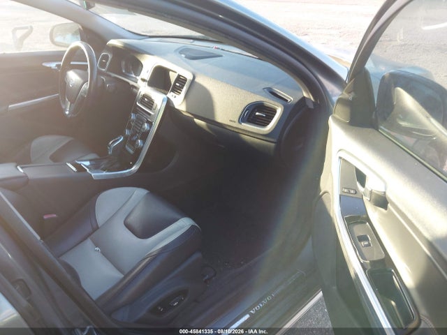 Aukcja sprzedaży 2016 Volvo S60 Cross Country T5 Platinum, vin: YV4612UM6G2000287, numer aukcji: 45841335