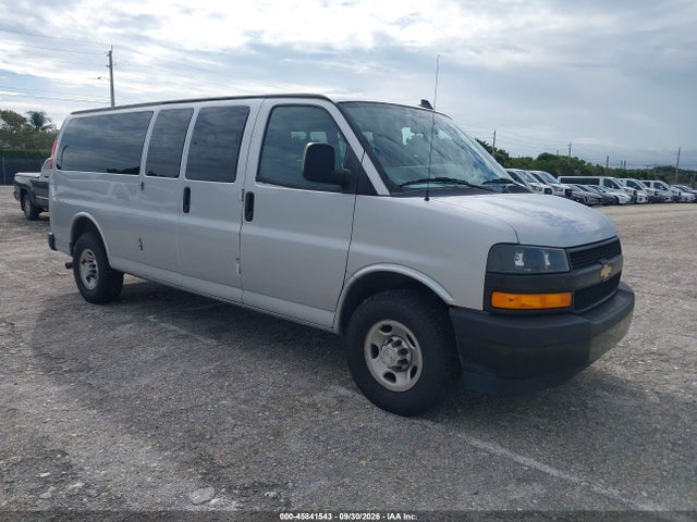 Продажа на аукционе авто 2023 Chevrolet Express Passenger Rwd 3500 Extended Wheelbase Ls, vin: 1GAZGNFP6P1115283, номер лота: 45841543