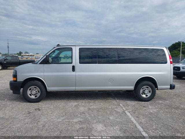 Продажа на аукционе авто 2023 Chevrolet Express Passenger Rwd 3500 Extended Wheelbase Ls, vin: 1GAZGNFP6P1115283, номер лота: 45841543
