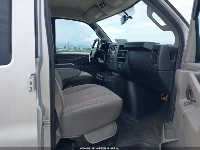 Продажа на аукционе авто 2023 Chevrolet Express Passenger Rwd 3500 Extended Wheelbase Ls, vin: 1GAZGNFP6P1115283, номер лота: 45841543