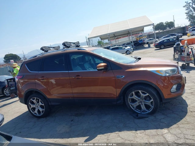 1FMCU9J99HUA10707 Ford Escape Titanium