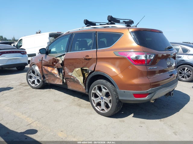 1FMCU9J99HUA10707 Ford Escape Titanium