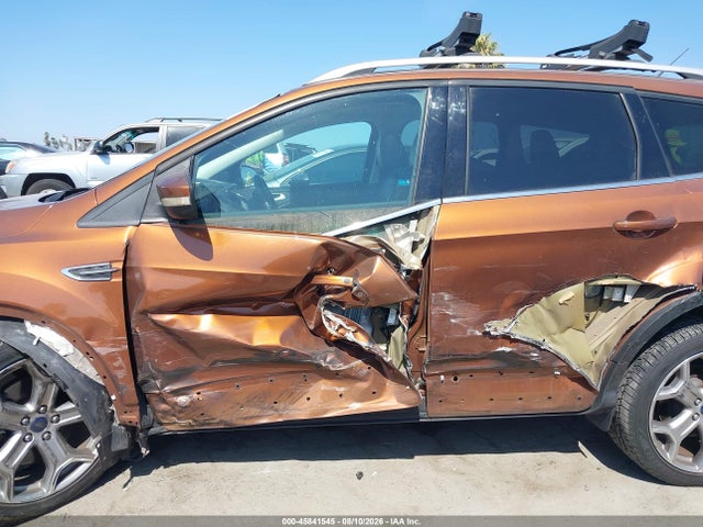 1FMCU9J99HUA10707 Ford Escape Titanium