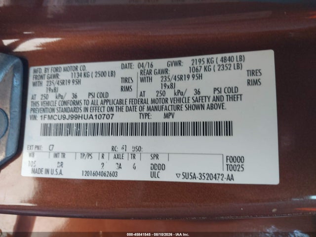 1FMCU9J99HUA10707 Ford Escape Titanium