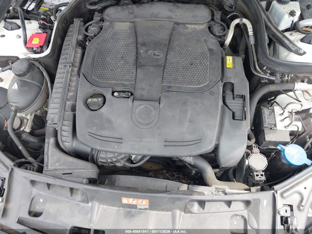 2013 Mercedes-benz C 300 Luxury 4matic მანქანა იყიდება აუქციონზე, vin: WDDGF8AB3DG072115, აუქციონის ნომერი: 45841581
