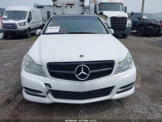 2013 Mercedes-benz C 300 Luxury 4matic მანქანა იყიდება აუქციონზე, vin: WDDGF8AB3DG072115, აუქციონის ნომერი: 45841581