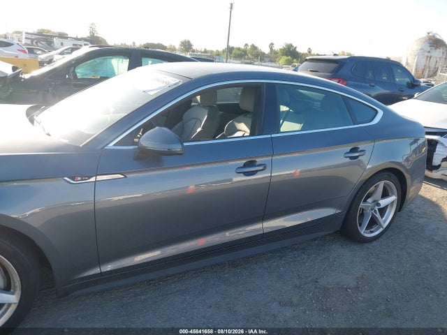 2019 Audi A5 45 Premium მანქანა იყიდება აუქციონზე, vin: WAUENCF52KA070685, აუქციონის ნომერი: 45841658