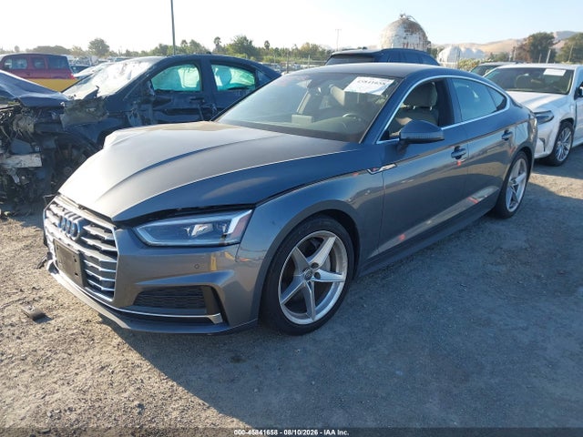 2019 Audi A5 45 Premium მანქანა იყიდება აუქციონზე, vin: WAUENCF52KA070685, აუქციონის ნომერი: 45841658