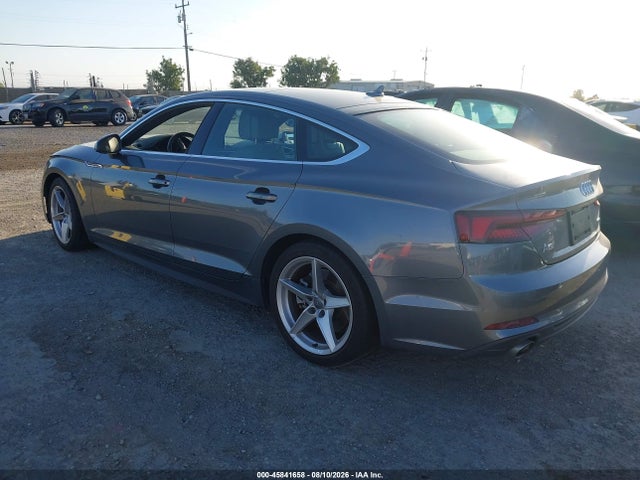 2019 Audi A5 45 Premium მანქანა იყიდება აუქციონზე, vin: WAUENCF52KA070685, აუქციონის ნომერი: 45841658