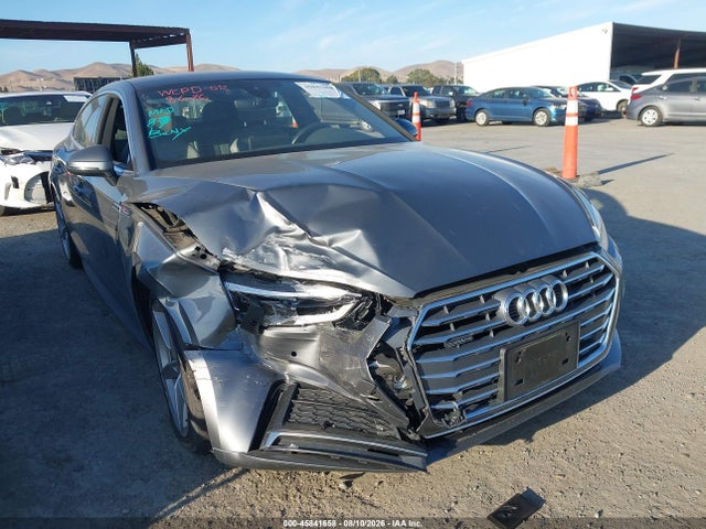 2019 Audi A5 45 Premium მანქანა იყიდება აუქციონზე, vin: WAUENCF52KA070685, აუქციონის ნომერი: 45841658