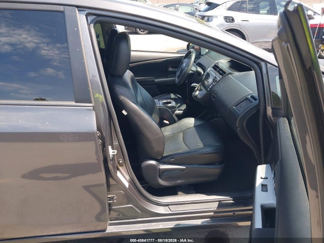 Toyota Prius V Two 2016 JTDZN3EU5GJ055019 Image 5