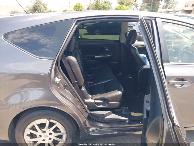 Toyota Prius V Two 2016 JTDZN3EU5GJ055019 Image 8