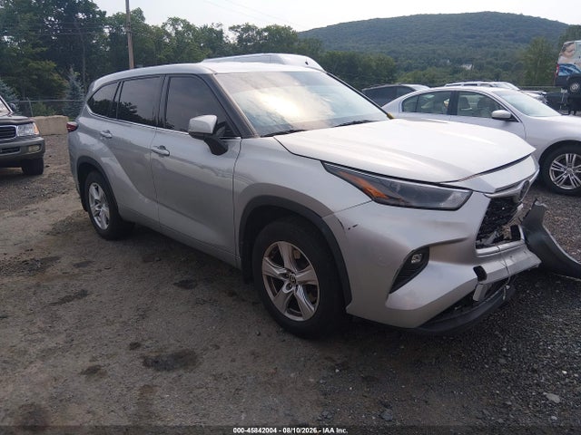 45842004 :رقم المزاد ، 5TDBZRBH2NS582015 vin ، 2022 Toyota Highlander Le مزاد بيع