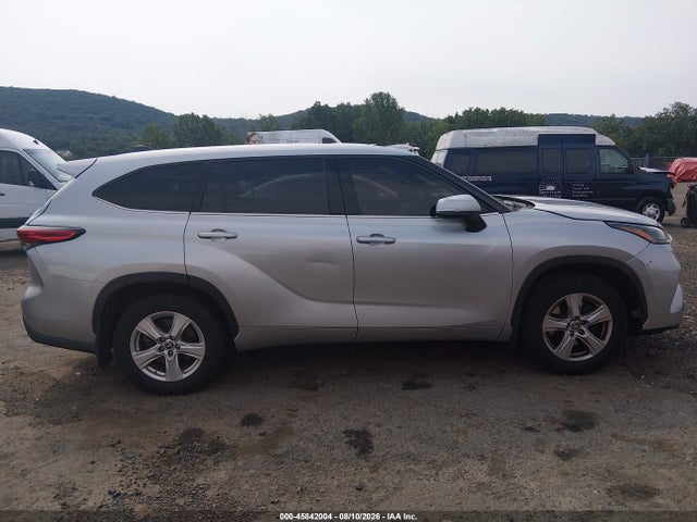 2022 Toyota Highlander Le მანქანა იყიდება აუქციონზე, vin: 5TDBZRBH2NS582015, აუქციონის ნომერი: 45842004
