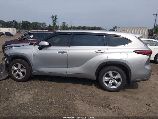 2022 Toyota Highlander Le მანქანა იყიდება აუქციონზე, vin: 5TDBZRBH2NS582015, აუქციონის ნომერი: 45842004