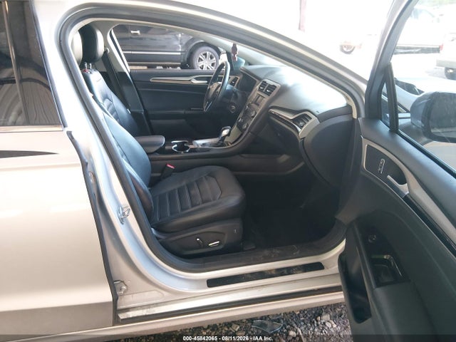 3FA6P0HD1GR284042 Ford FUSION SE