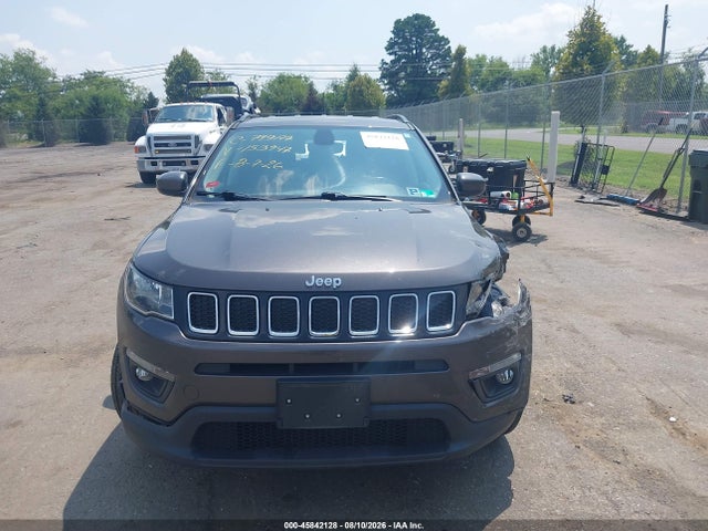 45842128 :رقم المزاد ، 3C4NJDBB2LT153947 vin ، 2020 Jeep Compass Latitude 4x4 مزاد بيع