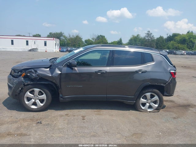 45842128 :رقم المزاد ، 3C4NJDBB2LT153947 vin ، 2020 Jeep Compass Latitude 4x4 مزاد بيع