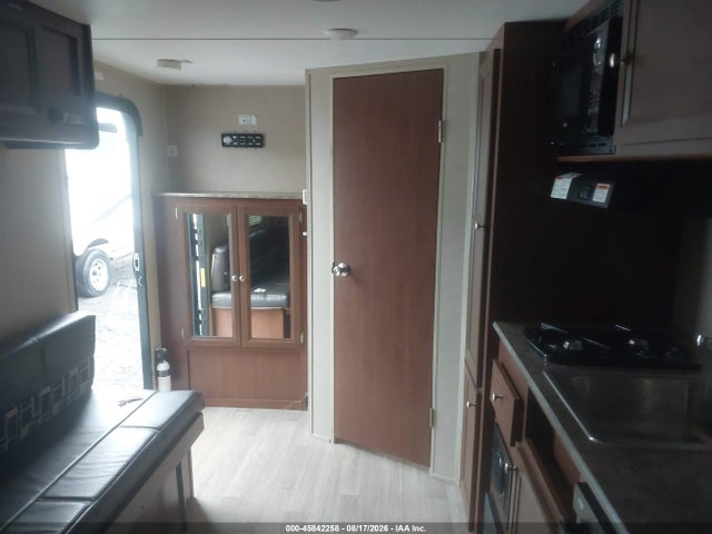 Coleman 16fbs 2017 4YDT16F19HH931653 Image 15