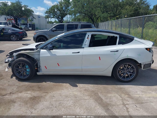 Tesla Model 3 Rear-wheel Drive 2022 5YJ3E1EA0NF102414 Image 15