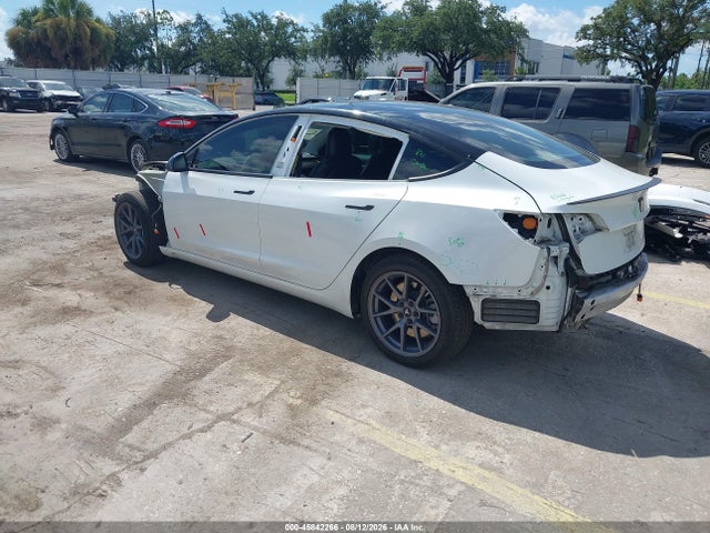 Tesla Model 3 Rear-wheel Drive 2022 5YJ3E1EA0NF102414 Image 3