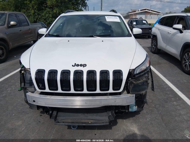 1C4PJMCB4JD592657 Jeep Cherokee Latitude 4x4