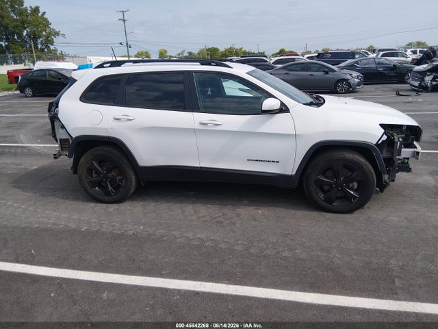 1C4PJMCB4JD592657 Jeep Cherokee Latitude 4x4