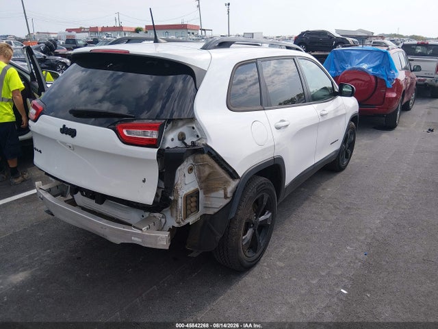 1C4PJMCB4JD592657 Jeep Cherokee Latitude 4x4