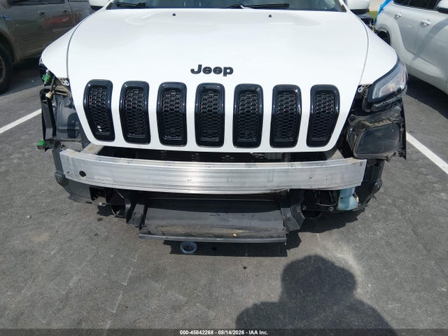1C4PJMCB4JD592657 Jeep Cherokee Latitude 4x4