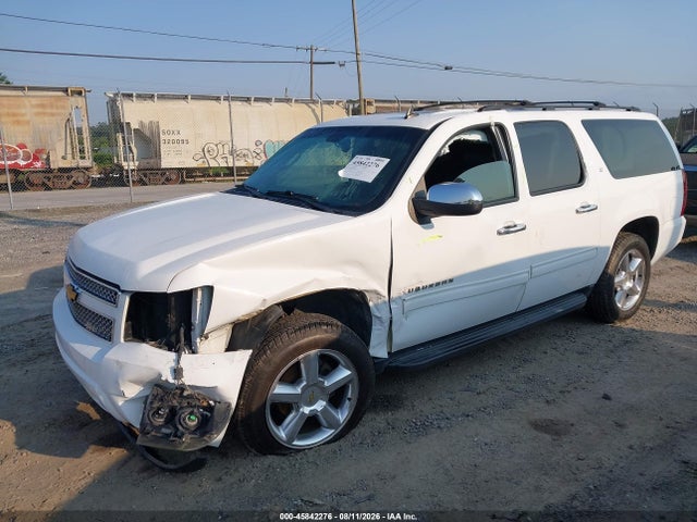 Chevrolet Suburban Lt 2014 1GNSCJE03ER232102 Image 2
