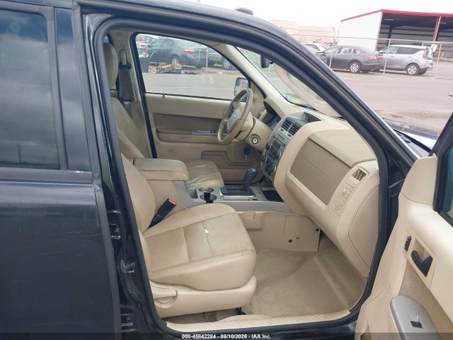 45842284 :رقم المزاد ، 1FMCU0D71BKB38027 vin ، 2011 Ford Escape Xlt مزاد بيع