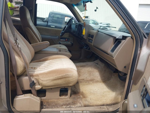 45842343 :رقم المزاد ، 1GNEC16K2PJ396066 vin ، 1993 Chevrolet Suburban C1500 مزاد بيع