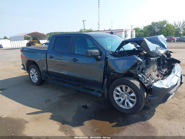 Продаж на аукціоні авто 2020 Chevrolet Silverado 1500 4wd  Short Bed Custom, vin: 3GCPYBEKXLG139064, номер лоту: 45842387